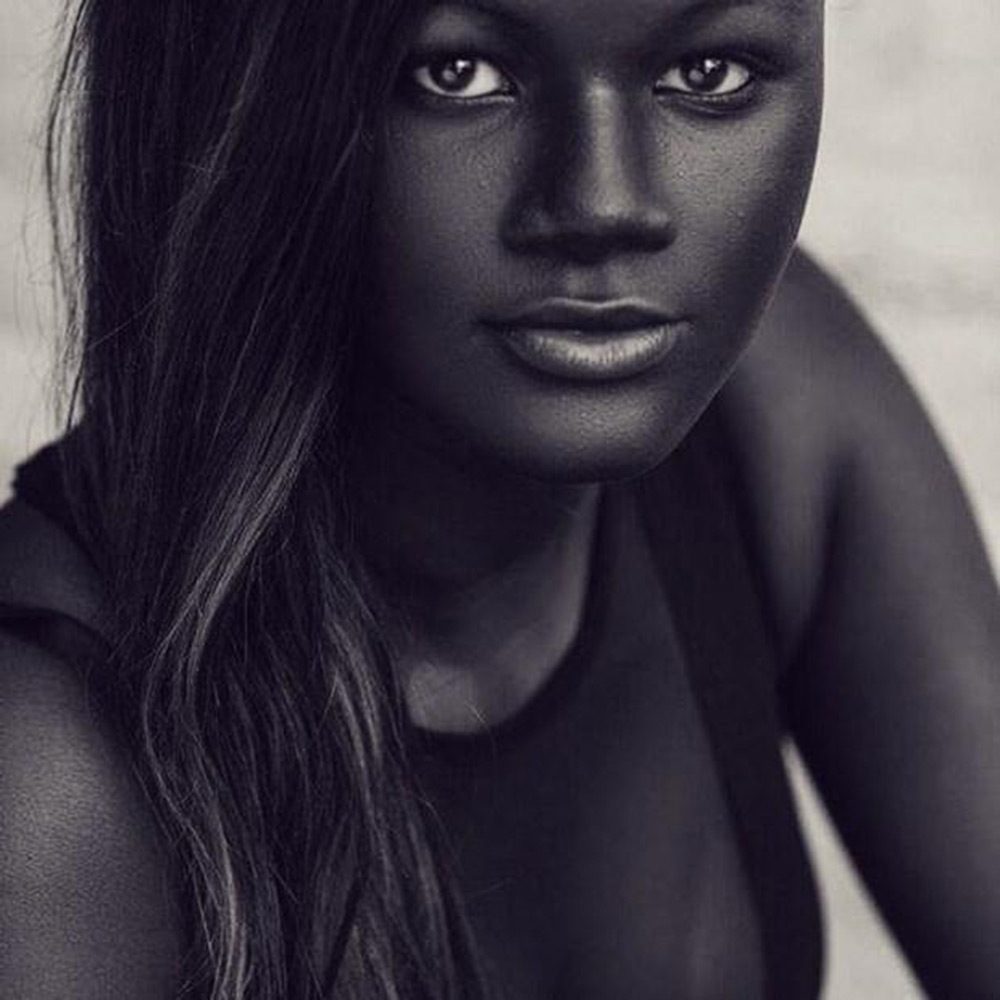 Gorgeous black models fan photo