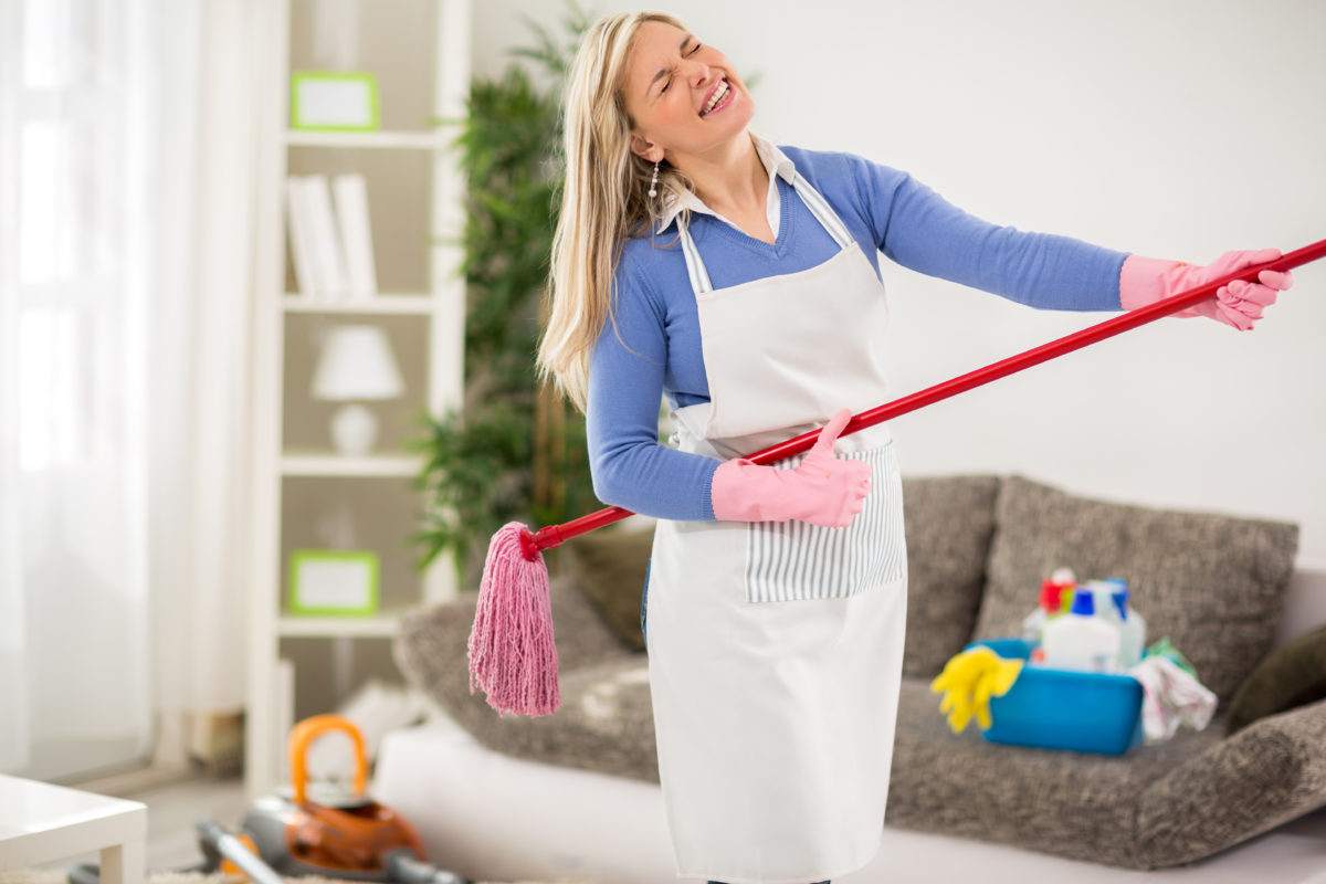Master teaching thick blonde servant housework photos