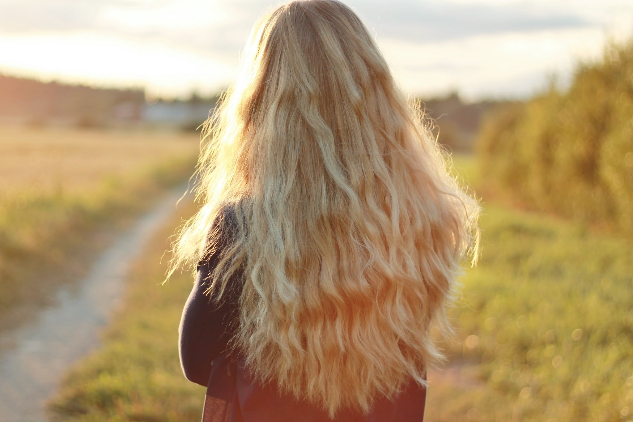 Фото блондинок сзади с длинными волосами