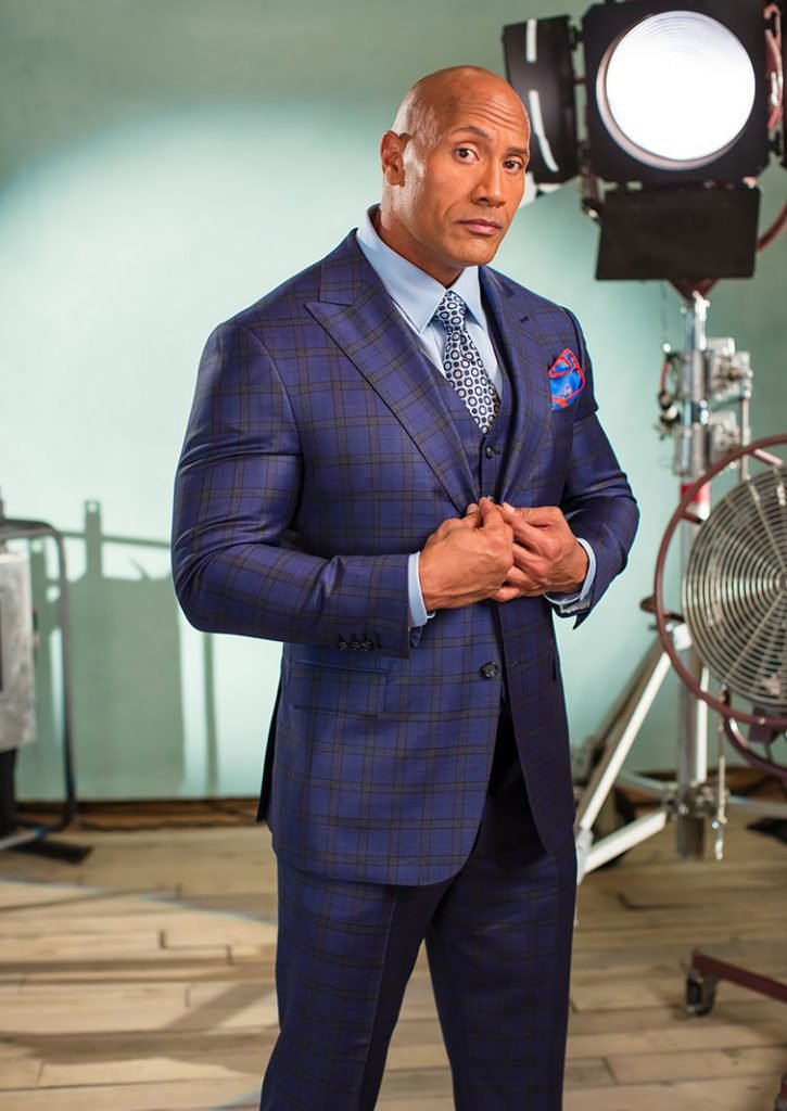 Dwayne Johnson в костюме