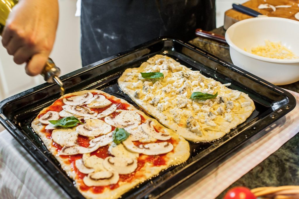 Как приготовить пиццу в домашних условиях в духовке
