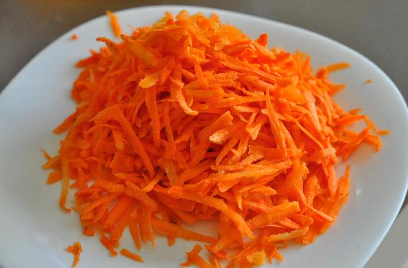 Тёртая свежая морковь