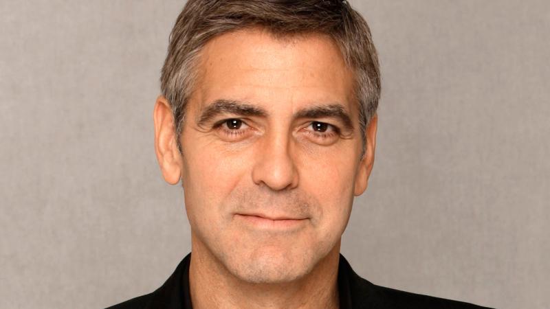 Джорджа Клуни сбил автомобиль
