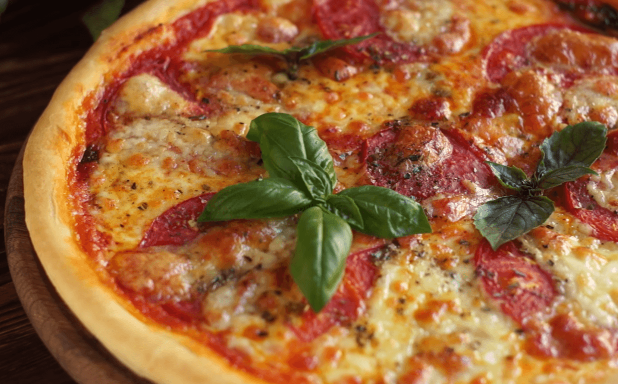 классический рецепт домашней пиццы с колбасой сыром и помидорами фото 49