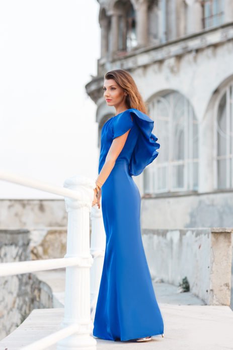 Синее вечернее платье