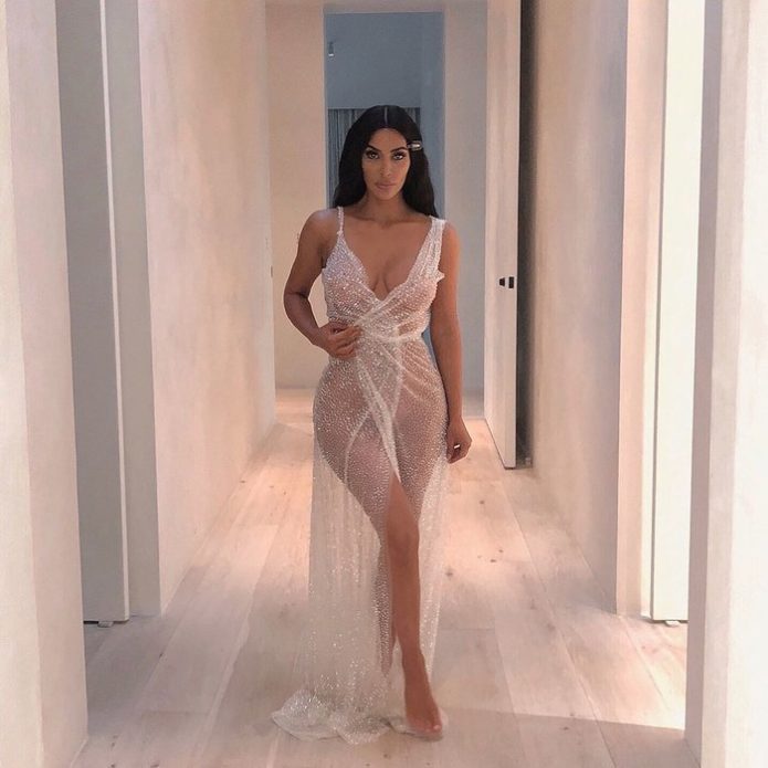 Ким Кардашьян в «голом» платье