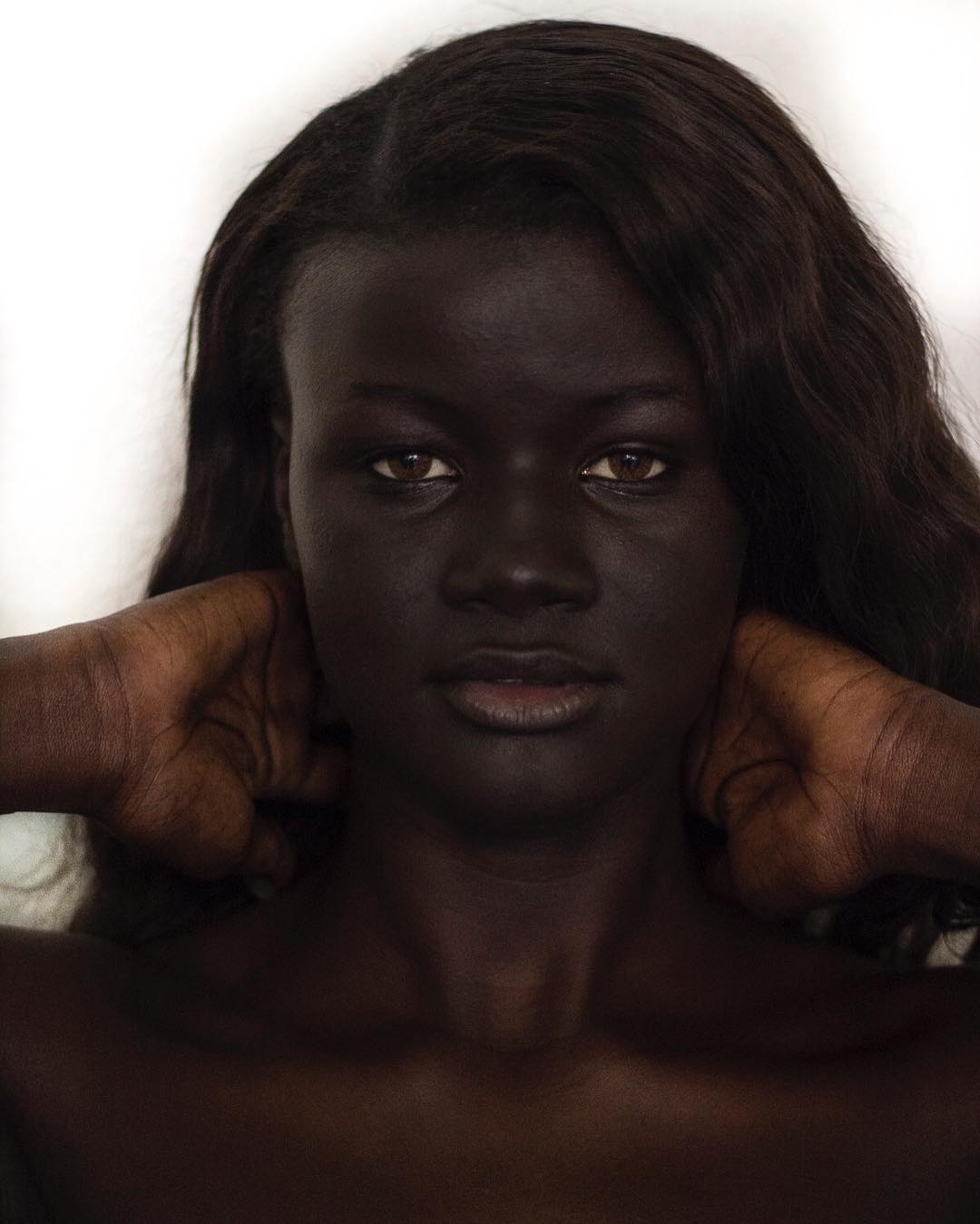 Черные национальности. Худия Диоп. Худия Диоп - 19-летняя сенегалка. Худия Диоп модель. Люди с черной кожей.