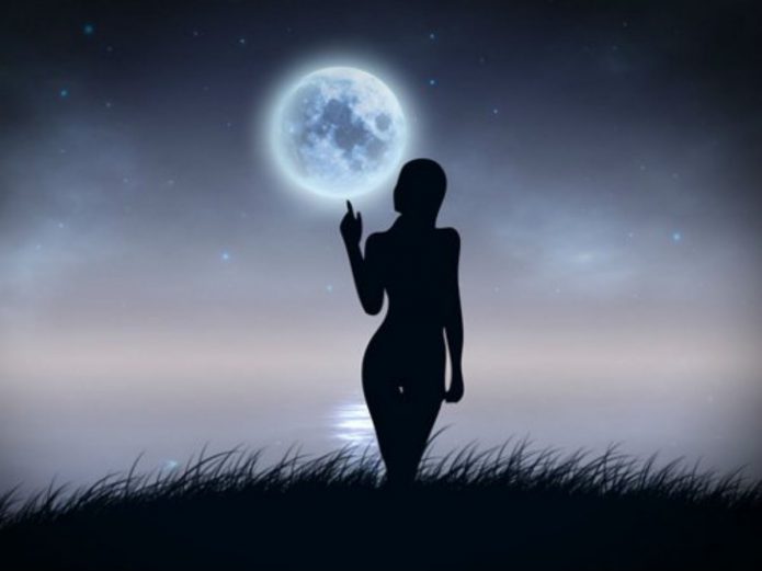 силуэт девушки, полная луна, ночное небо