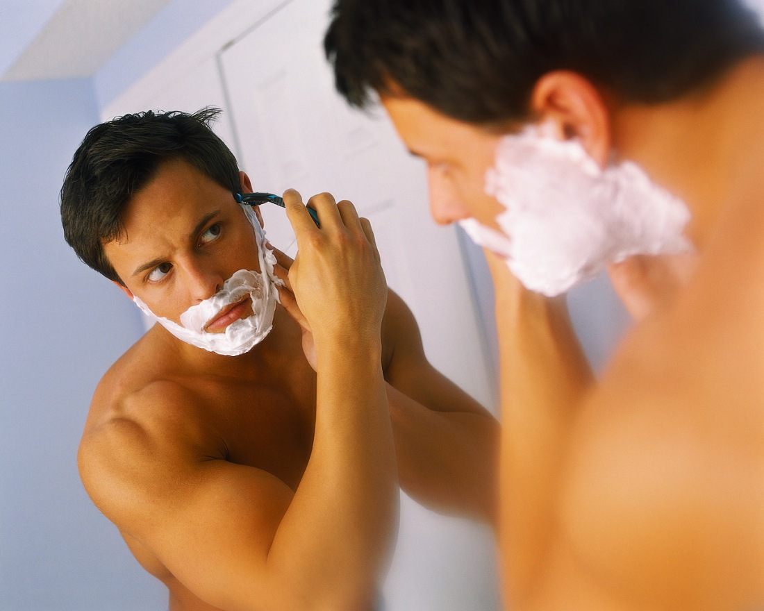 Массаж лица после бритья лица
