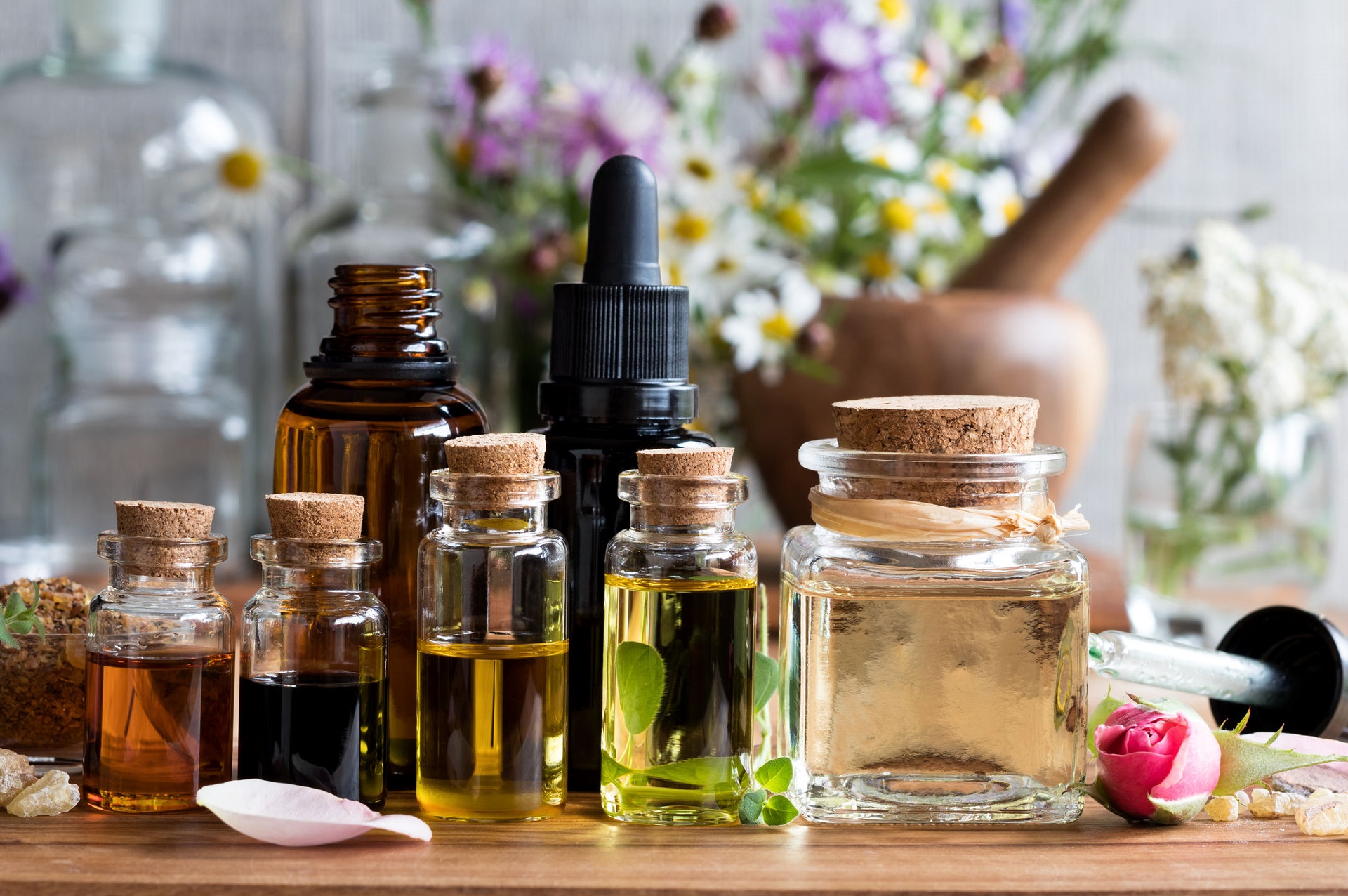 Растительное масло для здоровья. Природная косметика. Натуральные аромамасла. Ароматерапия эфирные масла. Растительные масла в косметике.