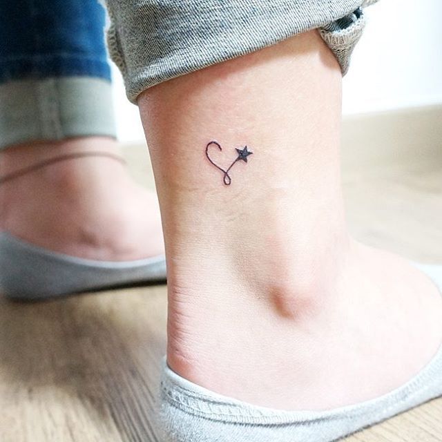 мини тату для девушек на ноге звёздочка символы