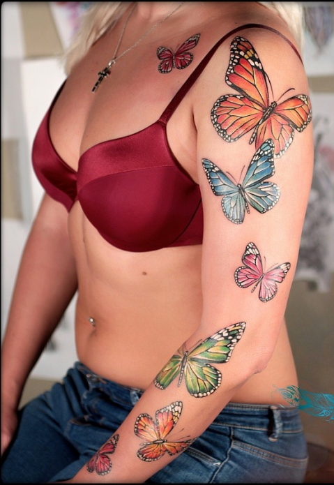 яркие бабочки татуировка для девушек
