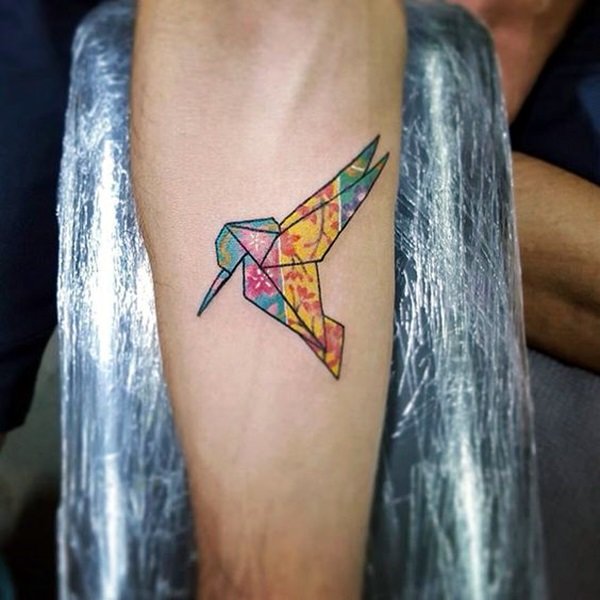 тату цветное колибри, стиль оригами