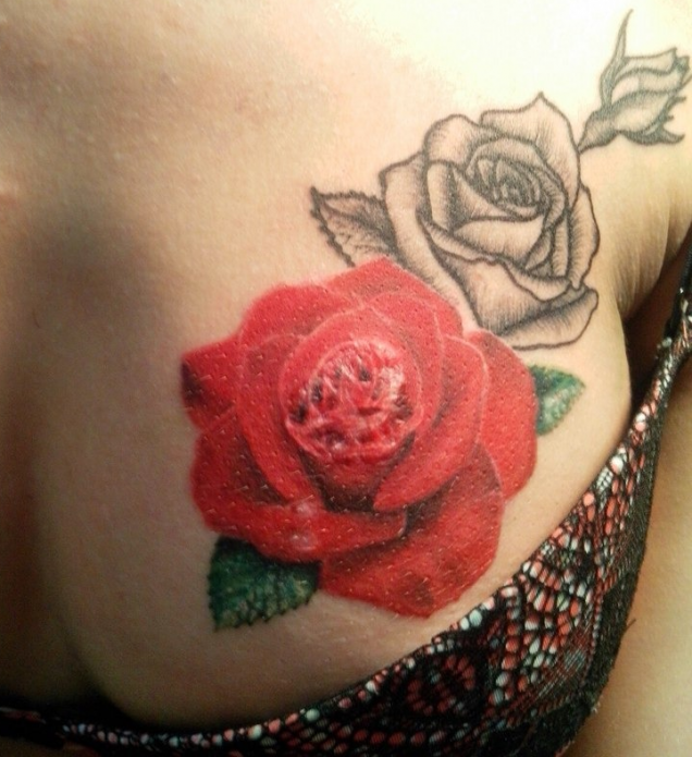 красная роза, тату на грудь, женские эскизы