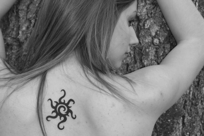 Силовые татуировки для девушек