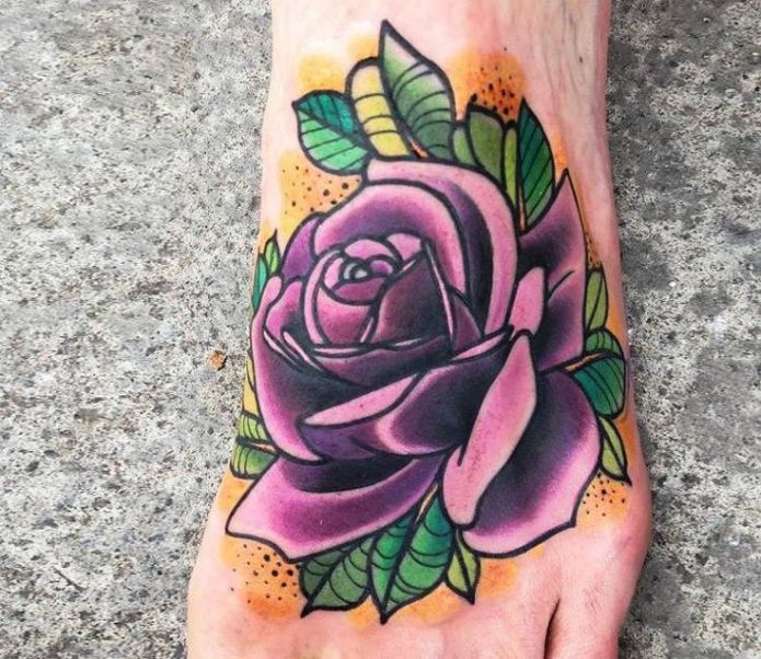 Фиолетовая роза тату