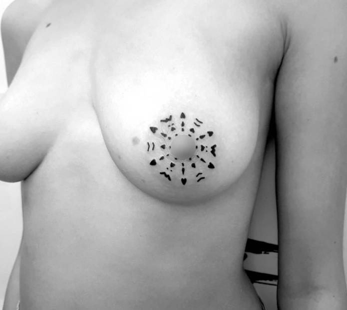 минимализм, тату вокруг соска, женские эскизы на грудь