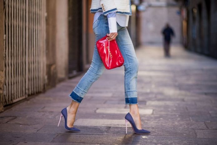 10 способов оставаться женственной в джинсах