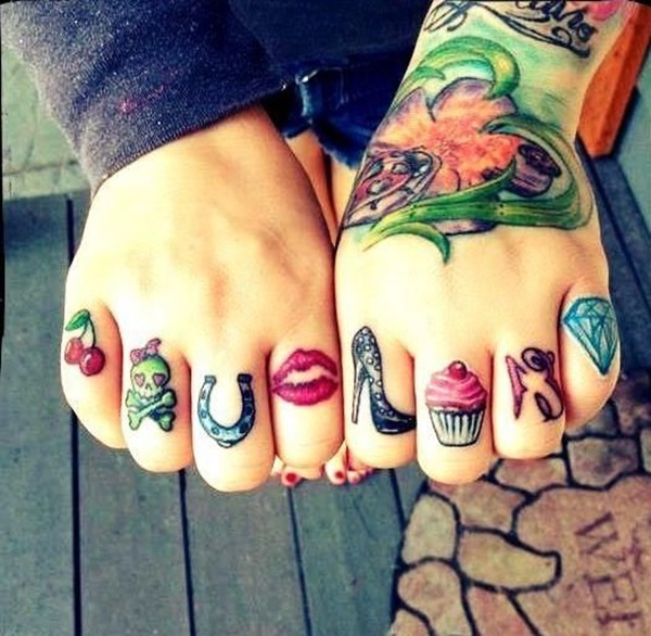 крутые цветные тату на пальцах рук для девушек