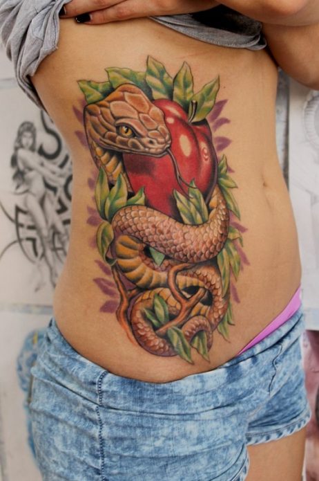 татуировка на животе змея