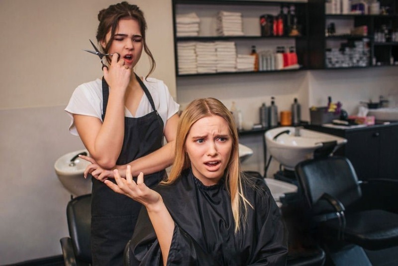 6 ситуаций в парикмахерской, когда клиент вправе уйти, не заплатив