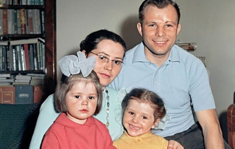 Как выглядят внуки знаменитых космонавтов: Гагарина, Леонова и других