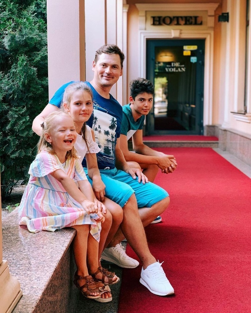Все жены и дети красавца Александра Пашкова: почему его считают образцовым папой